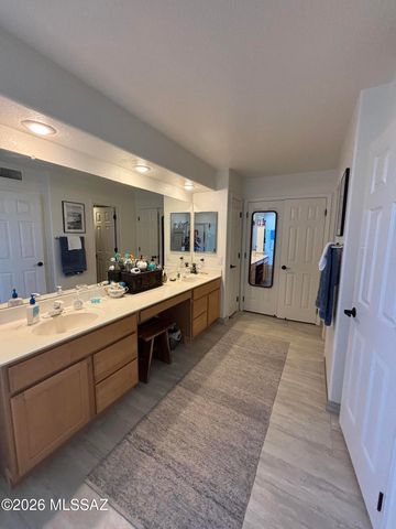 9740 E McAndrew Court, Tucson, AZ 85748