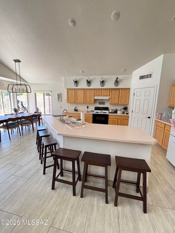 9740 E McAndrew Court, Tucson, AZ 85748