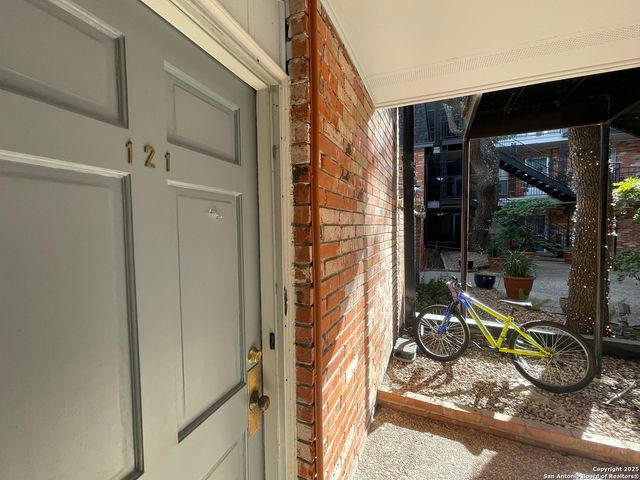 8401 N New Braunfels Ave, San Antonio, TX 78209