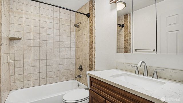 5710 188th Avenue E, Bonney Lake, WA 98390