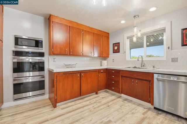 4370 Sandmound Blvd, Oakley, CA 94561