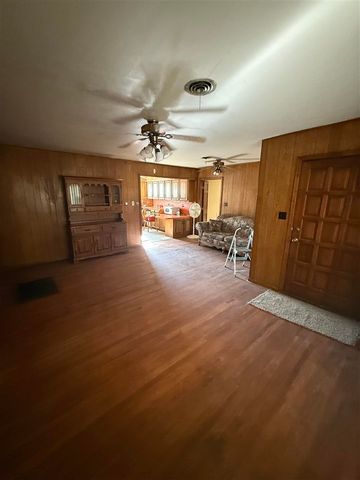 442 Circle Dr, Frederick, OK 73542