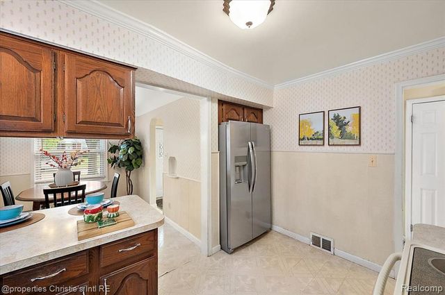 21628 Newcastle Road, Harper Woods, MI 48225