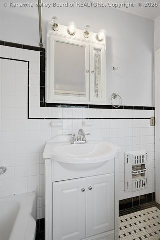 112 Westview Drive, Charleston, WV 25311