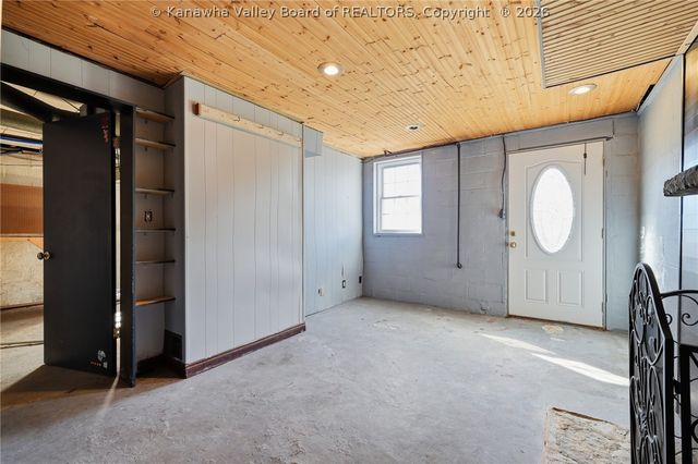 112 Westview Drive, Charleston, WV 25311