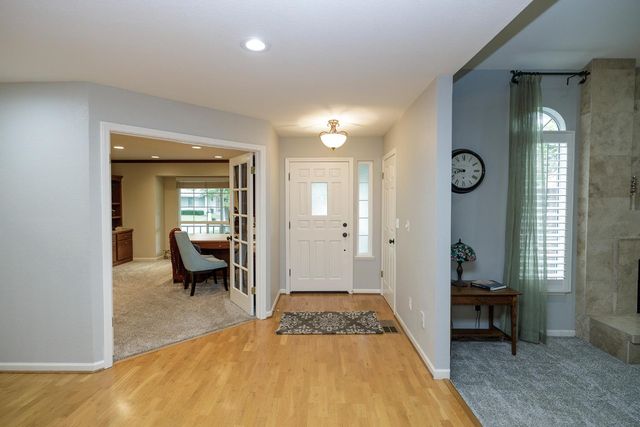 808 Stonecreek Cir, Modesto, CA 95355