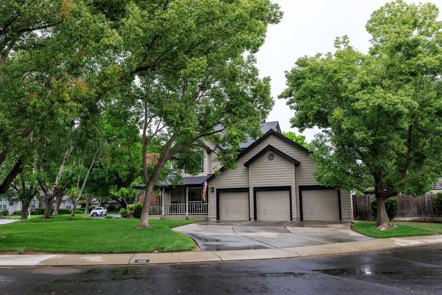 808 Stonecreek Cir, Modesto, CA 95355
