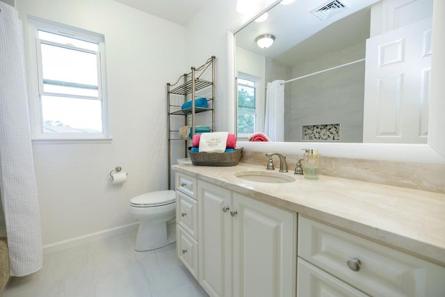 808 Stonecreek Cir, Modesto, CA 95355