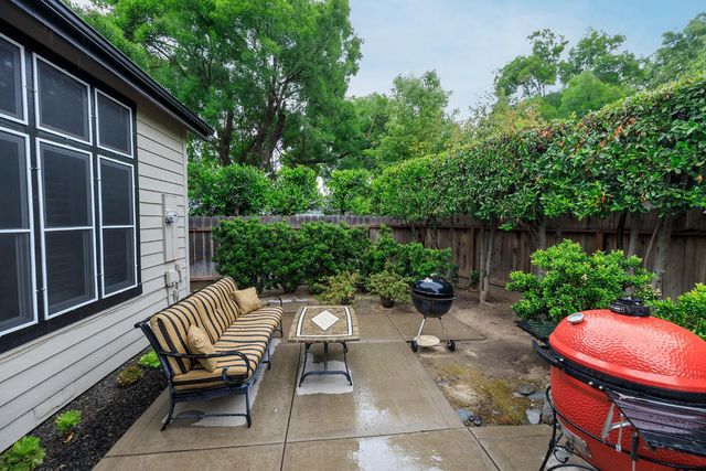 808 Stonecreek Cir, Modesto, CA 95355