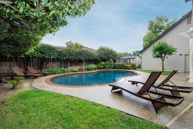 808 Stonecreek Cir, Modesto, CA 95355