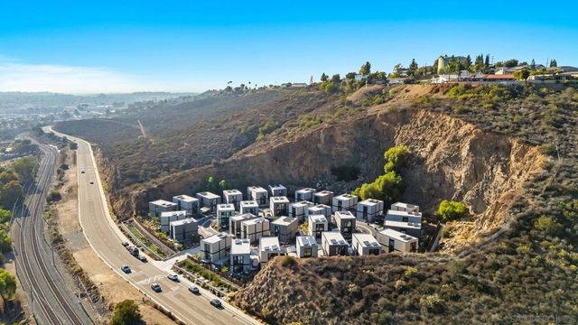 8268 High St, La Mesa, CA 91941