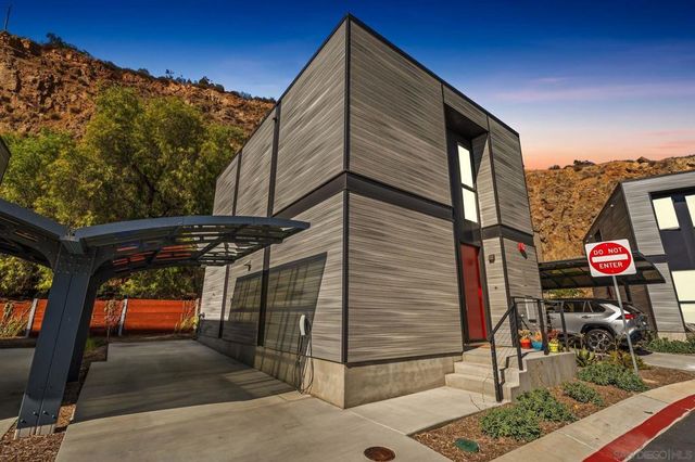 8268 High St, La Mesa, CA 91941