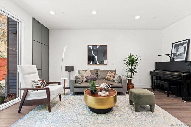 8268 High St, La Mesa, CA 91941