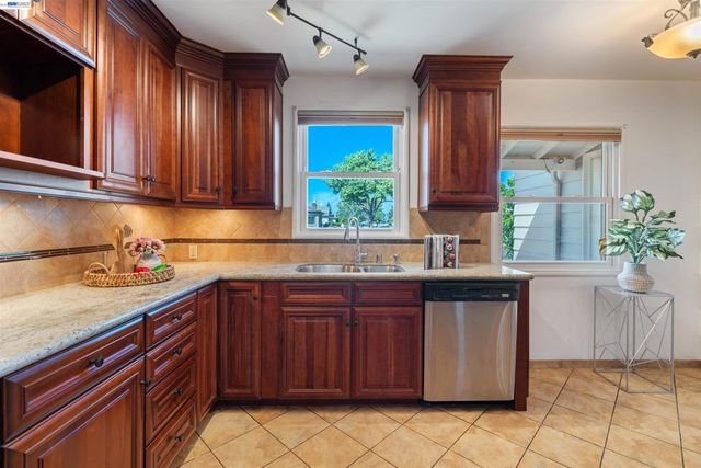 1106 Trojan Ave, San Leandro, CA 94579