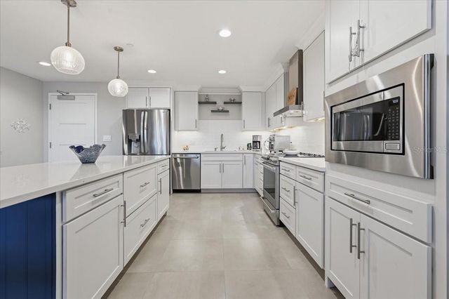 920 N OSCEOLA AVENUE 605, Clearwater, FL 33755