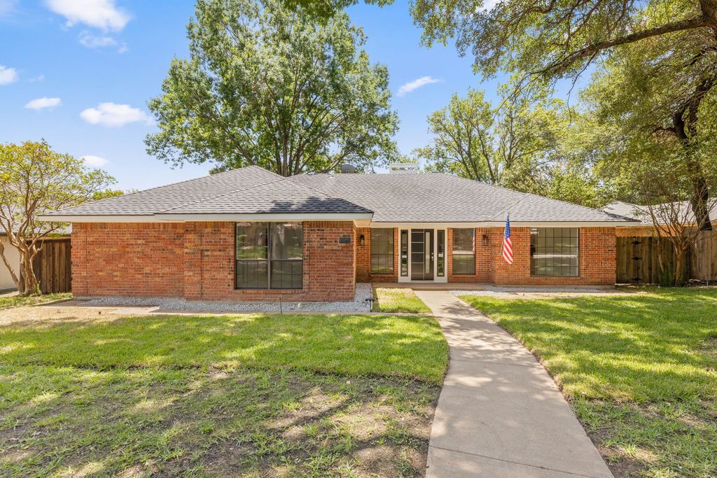 1202 Fawn Ridge Drive, Duncanville, TX 75137