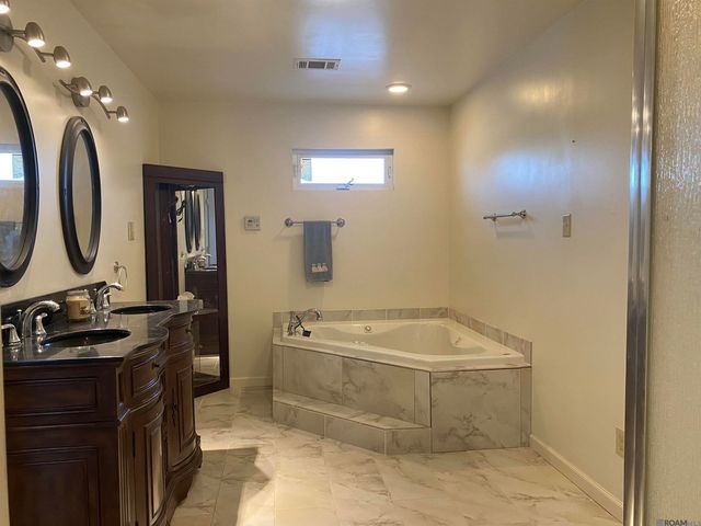 12385 Pecan Island Rd, Jarreau, LA 70736