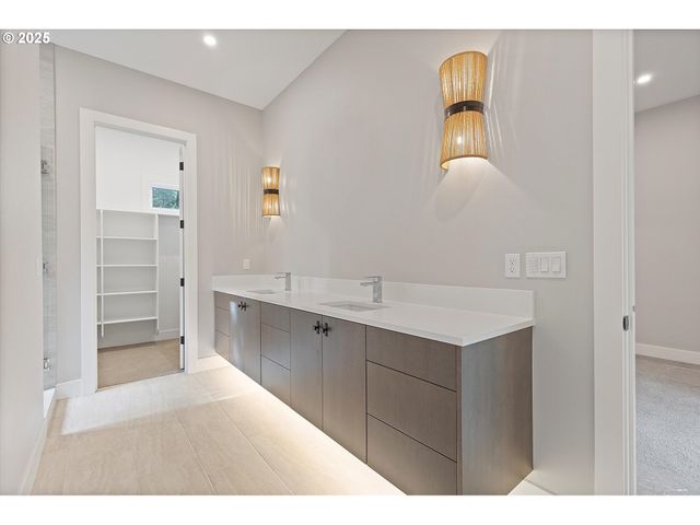 740 MONICA Ct, Cannon Beach, OR 97110