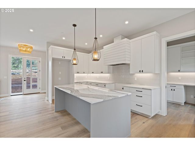 740 MONICA Ct, Cannon Beach, OR 97110