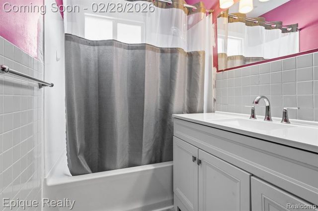 2480 Brownwood Drive, Port Huron, MI 48060