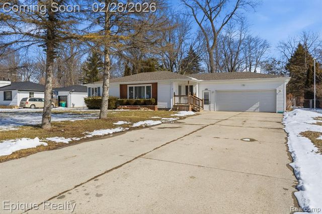 2480 Brownwood Drive, Port Huron, MI 48060