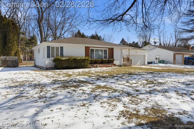 2480 Brownwood Drive, Port Huron, MI 48060