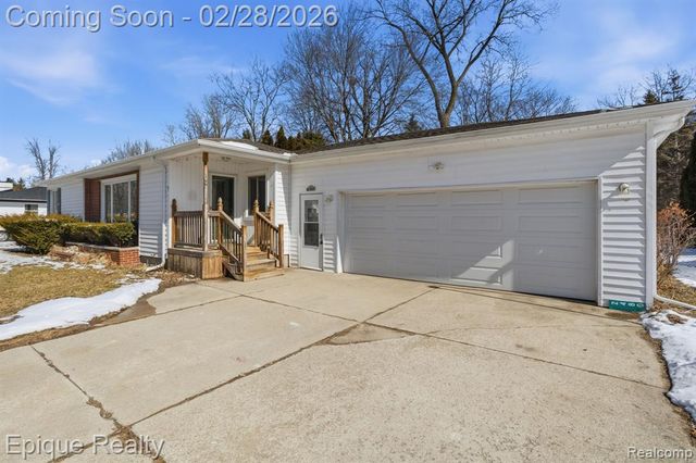 2480 Brownwood Drive, Port Huron, MI 48060