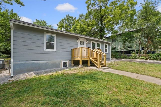 8428 Flora Avenue, Kansas City, MO 64131