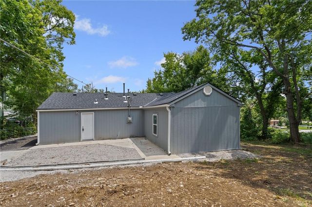 8428 Flora Avenue, Kansas City, MO 64131