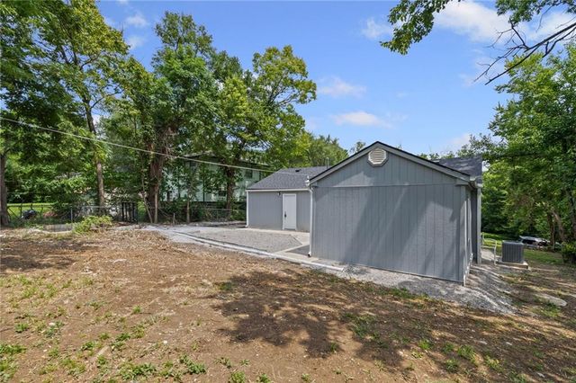 8428 Flora Avenue, Kansas City, MO 64131
