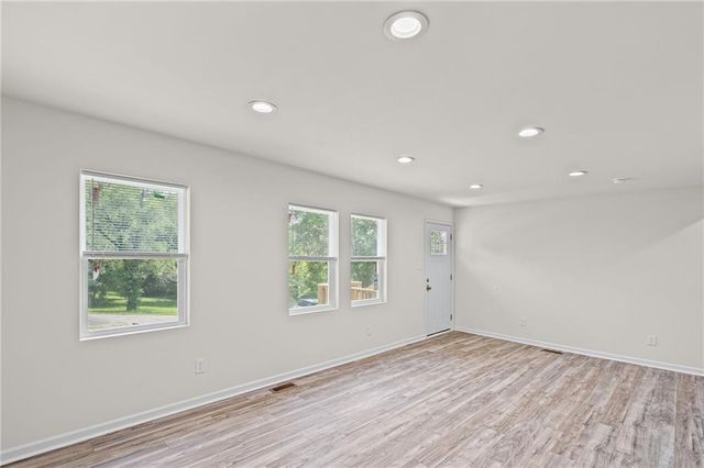 8428 Flora Avenue, Kansas City, MO 64131