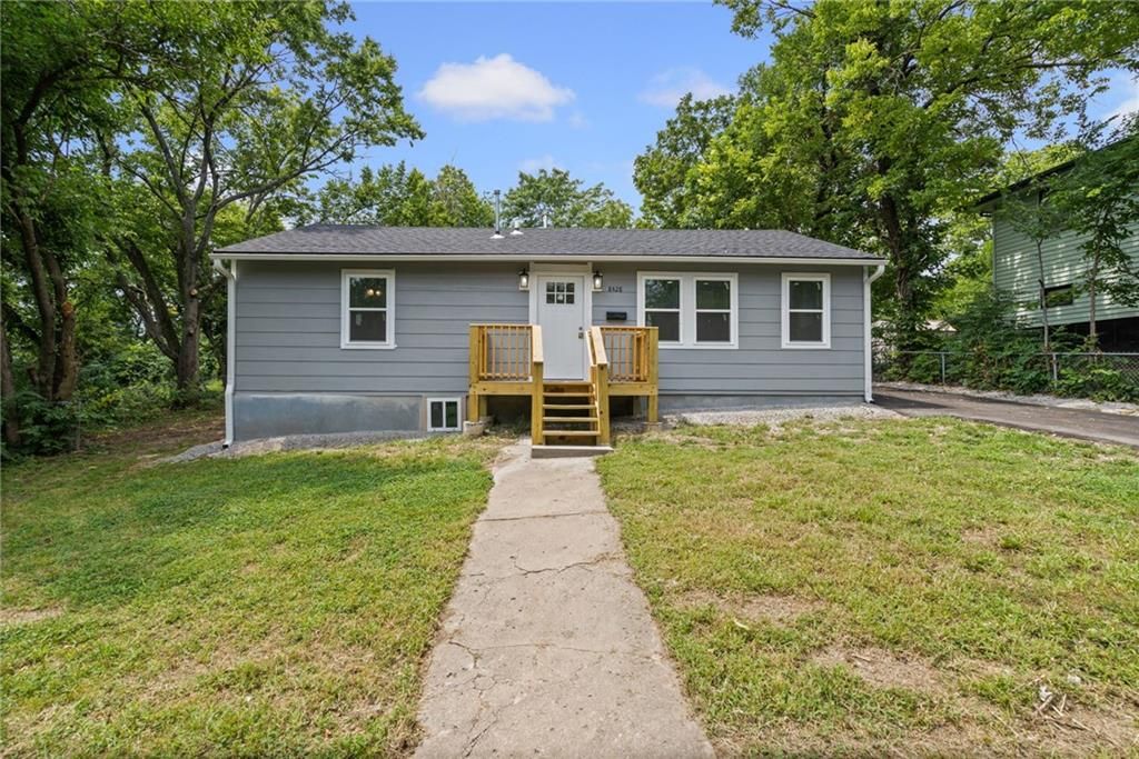 8428 Flora Avenue, Kansas City, MO 64131