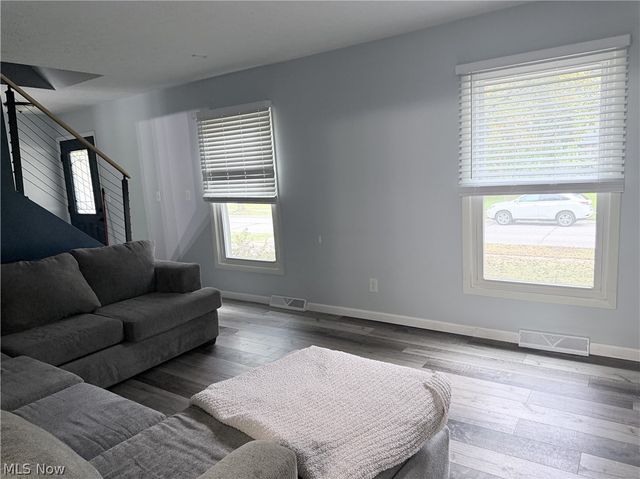 1969 Willowdale Drive, Stow, OH 44224