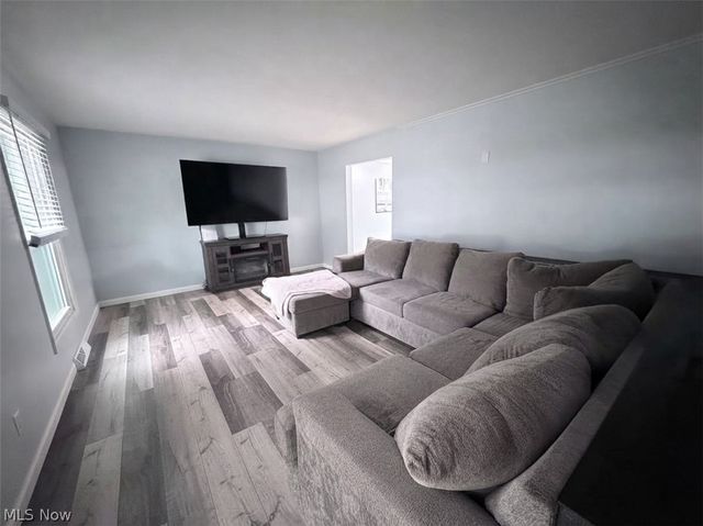 1969 Willowdale Drive, Stow, OH 44224