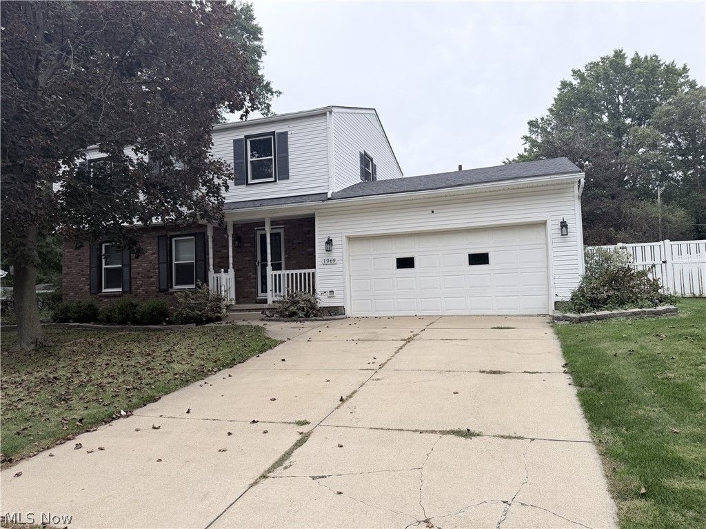1969 Willowdale Drive, Stow, OH 44224