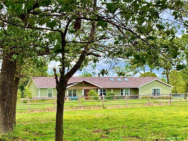 10046 Spanker Creek Road, Bentonville, AR 72712