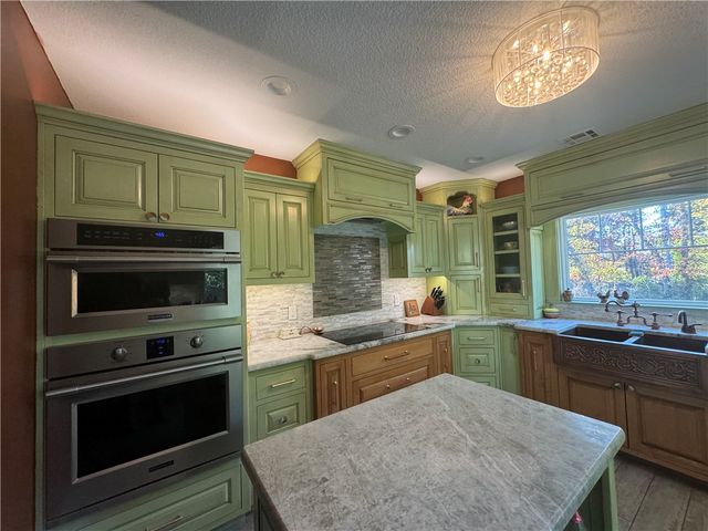 10046 Spanker Creek Road, Bentonville, AR 72712