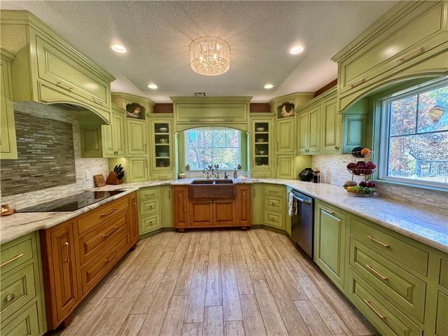 10046 Spanker Creek Road, Bentonville, AR 72712