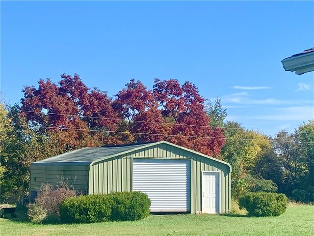 10046 Spanker Creek Road, Bentonville, AR 72712
