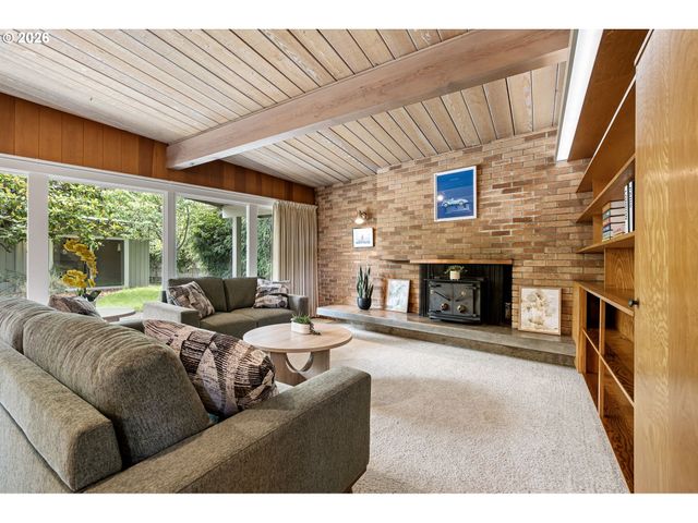 2255 ALDER St, Eugene, OR 97405