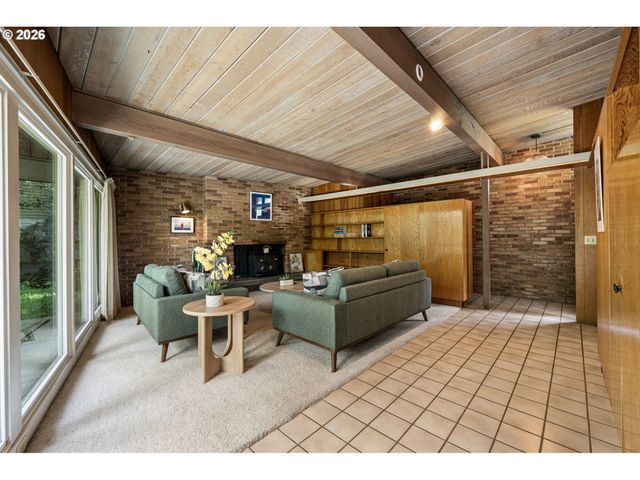 2255 ALDER St, Eugene, OR 97405