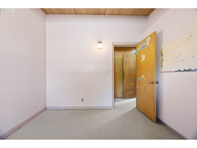 2255 ALDER St, Eugene, OR 97405