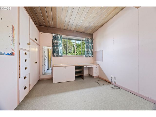 2255 ALDER St, Eugene, OR 97405