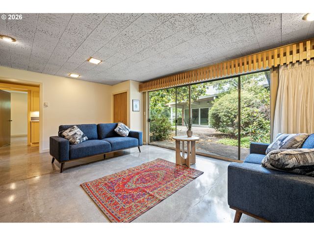 2255 ALDER St, Eugene, OR 97405