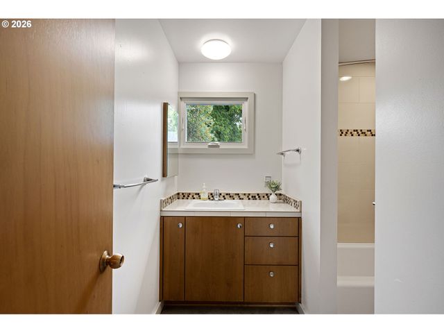 2255 ALDER St, Eugene, OR 97405
