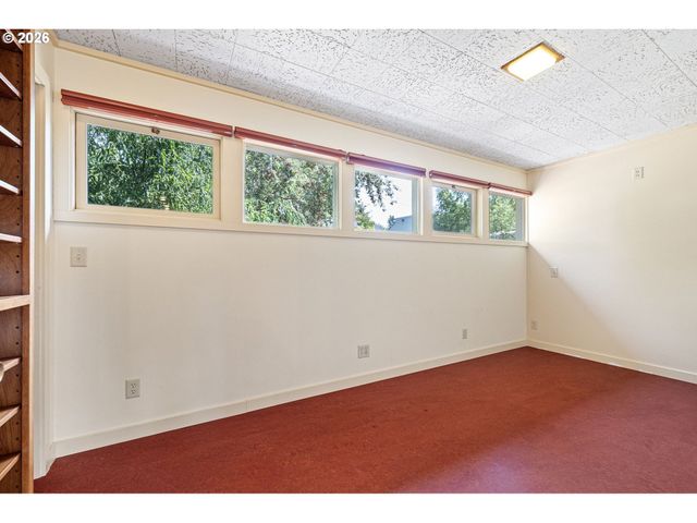 2255 ALDER St, Eugene, OR 97405