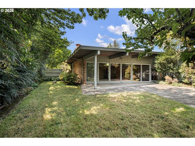 2255 ALDER St, Eugene, OR 97405