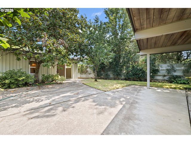 2255 ALDER St, Eugene, OR 97405
