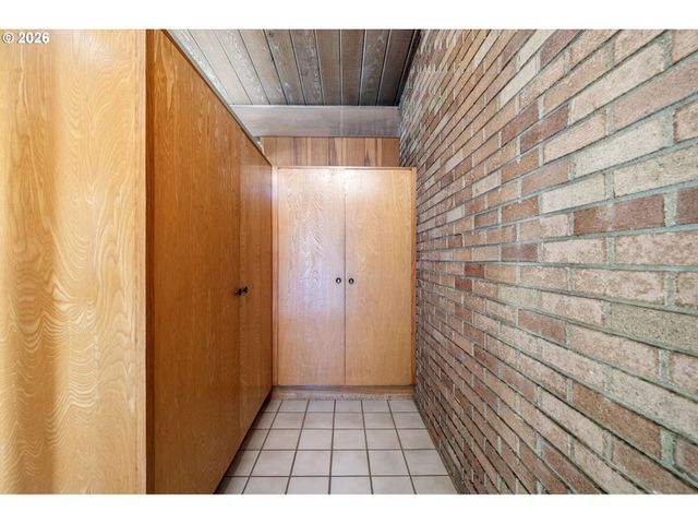 2255 ALDER St, Eugene, OR 97405