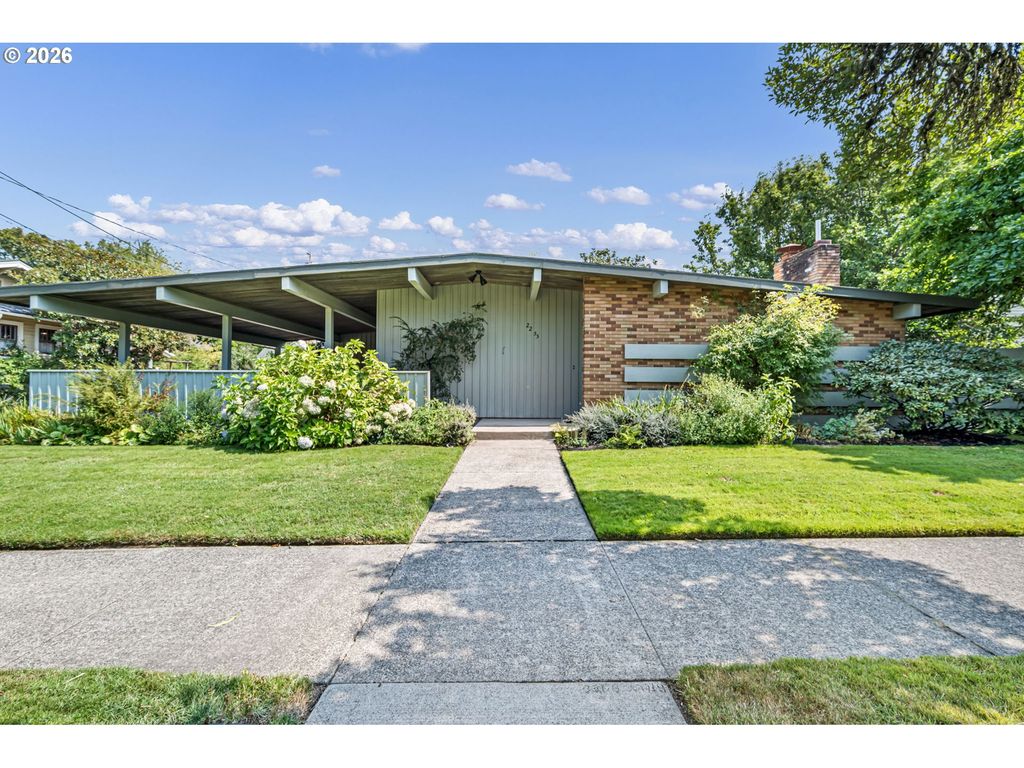 2255 ALDER St, Eugene, OR 97405
